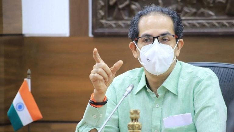 ठाकरे सरकार राहणार की पडणार?, मुख्यमंत्री ठाकरेंचा संवाद सुरु Mumbai Tak