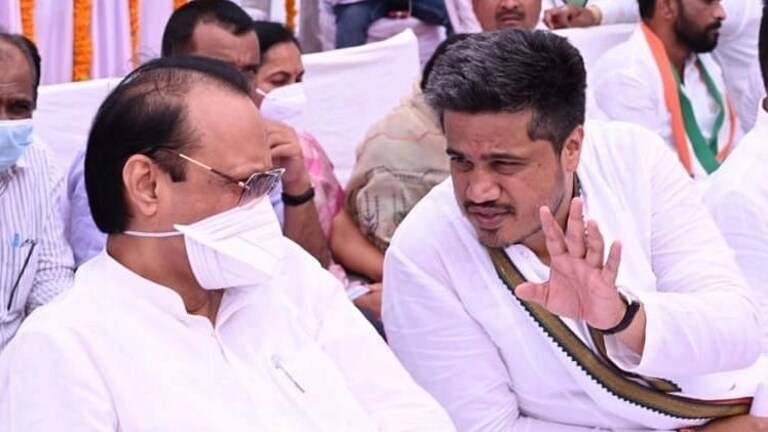 अजित पवारांनी भर सभेत सुनावलं पण ऐकलं नाही.. अखेर रोहित पवारांना कोरोनाने गाठलं! Mumbai Tak