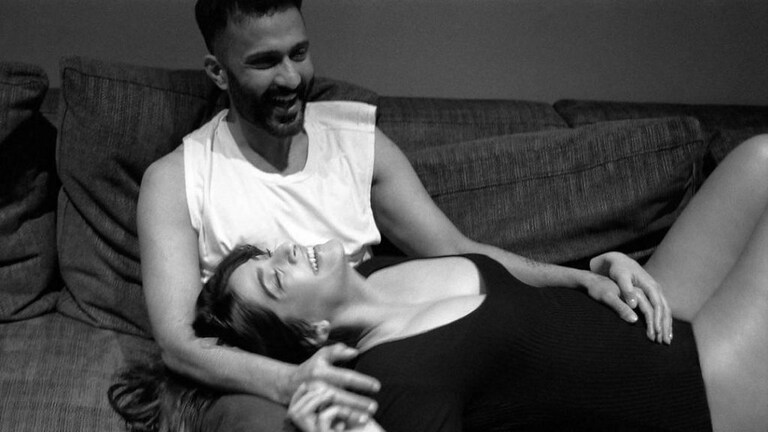 सोनम कपूर होणार आई; फोटो शेअर करत दिली ‘गुड न्यूज’ Mumbai Tak