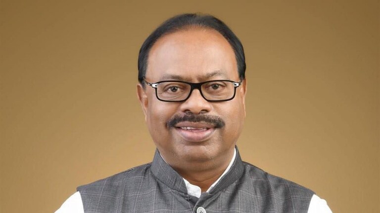देवेंद्र फडणवीस दिल्लीच्या राजकारणात जाणार?, बावनकुळेंच्या उत्तरानी राज्यातील नेत्यांच्या भूवया उंचावल्या Mumbai Tak