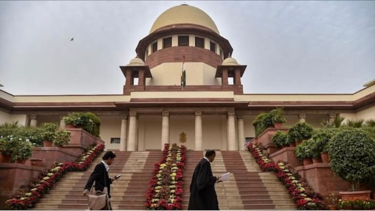 हिजाबच्या बाजूनं आणि विरोधात सुप्रीम कोर्टात दोन्ही न्यायाधीश नेमकं काय म्हणाले? Mumbai Tak