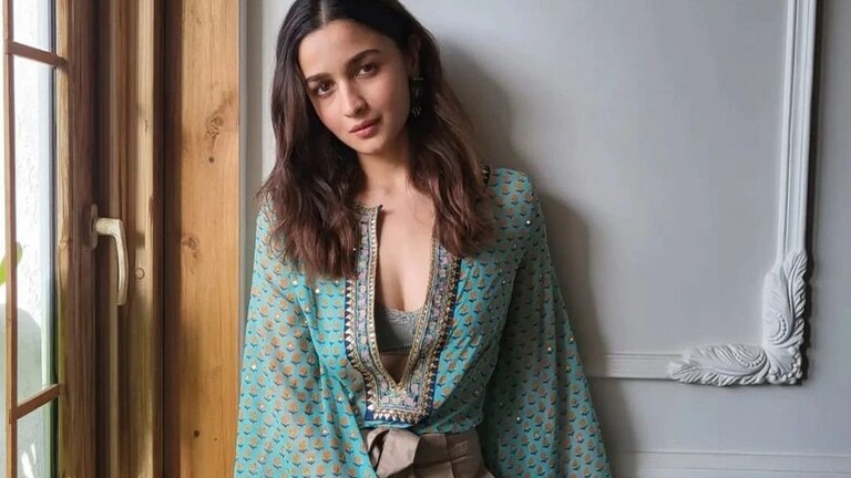 Janhvi Kapoor: जान्हवी कपूरचा घायाळ करणारा जिम लूक Mumbai Tak