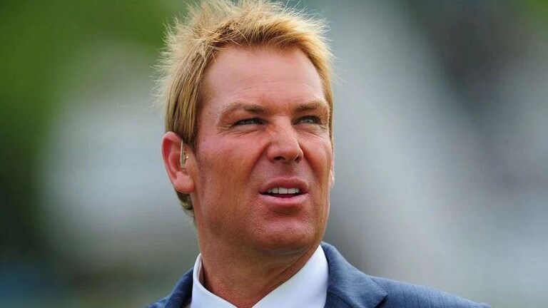 शेन वॉर्नने असा काय Whatsapp मेसेज पाठवला की, मॉडेल प्रचंड भडकली? Mumbai Tak