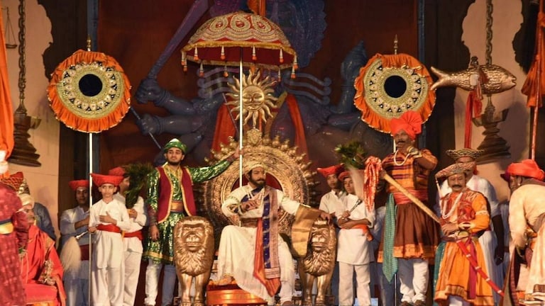 बाबासाहेब पुरंदरे: ‘जाणता राजा’ कसं घडलं?, जाणून घ्या त्यामागची इंटरेस्टिंग कथा Mumbai Tak