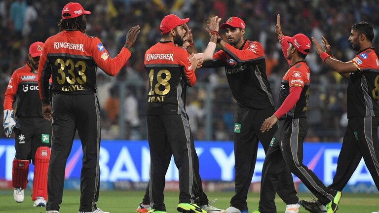 मराठमोळा माजी क्रिकेटर करणार विराटच्या RCB ला मदत Mumbai Tak