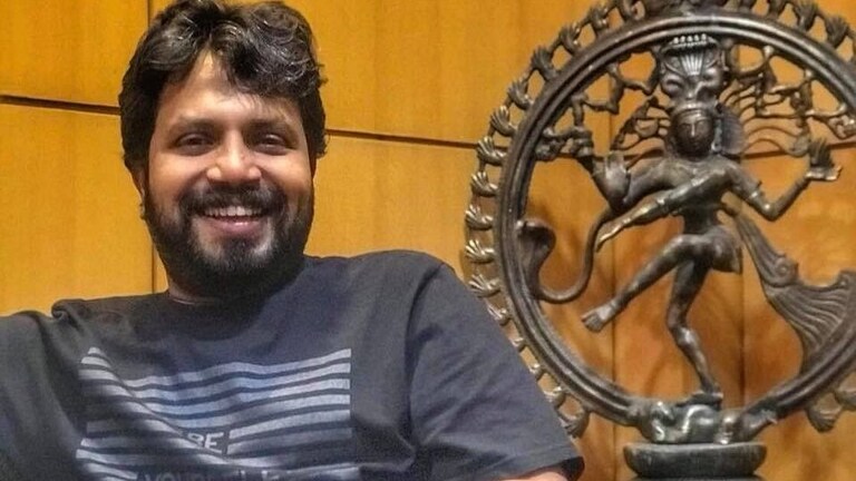 पवारांची एंट्री आणि नाट्यपरिषदेच्या वादाला मिळाली नवी कलाटणी Mumbai Tak