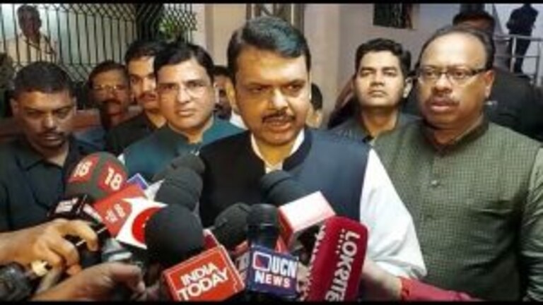 शिंदे सरकारच्या खातेवाटपावर देवेंद्र फडणवीस यांची पहिली प्रतिक्रिया; पुढचंही सगळंच सांगितलं Mumbai Tak