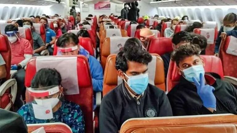 वाढत्या कोरोना रुग्णामुळे DGCA ची मास्क घालण्याबाबत नवीन गाईडलाईन; पालन न केल्यास कारवाई Mumbai Tak
