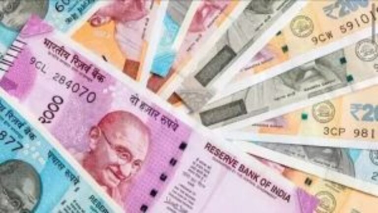 नोटांवर कधी आणि कसे आले महात्मा गांधी? त्यांचा फोटो हटवता येतो का? Mumbai Tak