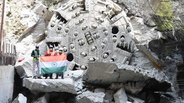 मेट्रो-३ प्रकल्पाबाबत एक अत्यंत महत्त्वाची अपडेट Mumbai Tak