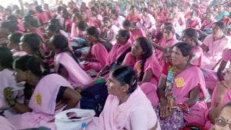 आशा स्वयंसेविकांच्या आंदोलनाला यश, १ जुलैपासून पगारात वाढ Mumbai Tak