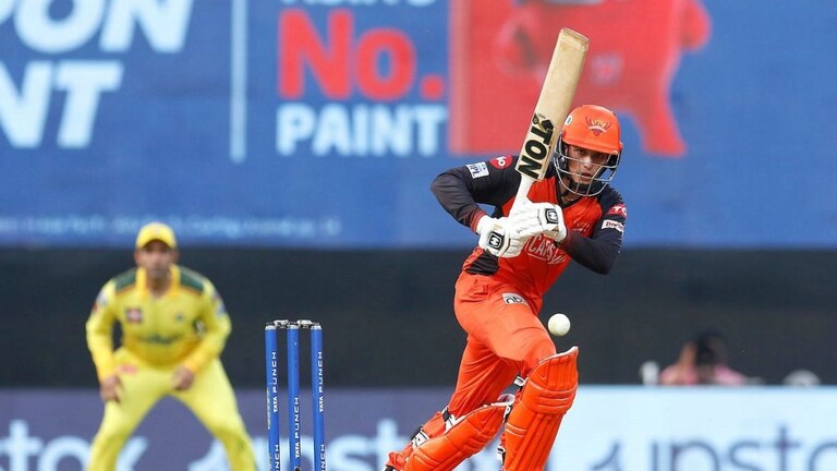 IPL 2022 : चेन्नईच्या पराभवाचा चौकार, सनराईजर्स हैदराबाद ८ विकेटने विजयी Mumbai Tak