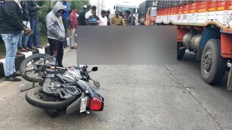 नाशिकमध्ये ट्रॅक्टर ट्रॉलीचा भीषण अपघात, 6 मजुरांचा जागीच मृत्यू Mumbai Tak