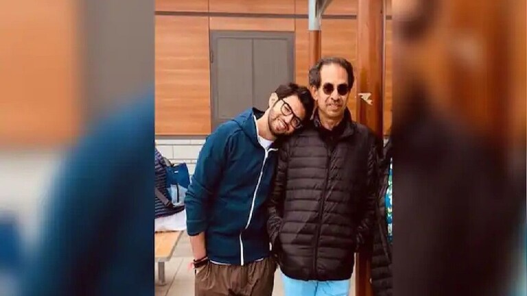 आदित्य ठाकरेंकडून उद्धव ठाकरेंना खास शुभेच्छा, खास फोटो शेअर करत व्यक्त केल्या भावना Mumbai Tak
