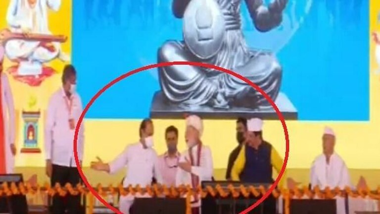 नवा वाद! “अजित पवारांच्या भाषणाला पंतप्रधान कार्यालयानेच परवानगी दिली नाही” Mumbai Tak