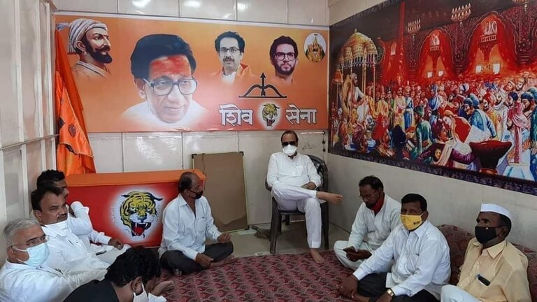 उपमुख्यमंत्री Ajit Pawar थेट शिवसेनेच्या शाखेत, एवढा बदल झाला तरी कसा? Mumbai Tak
