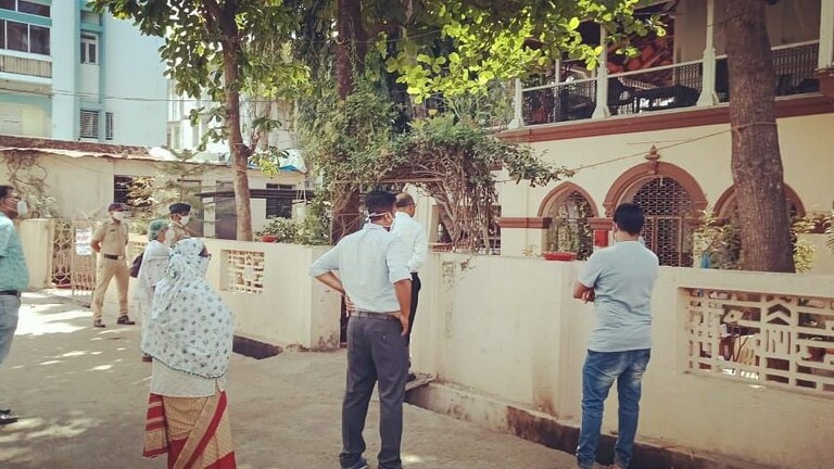 अमरावती:कंटेनमेंट झोनमधील प्रत्येक घर तपासा, केंद्रीय पथकाची सूचना Mumbai Tak