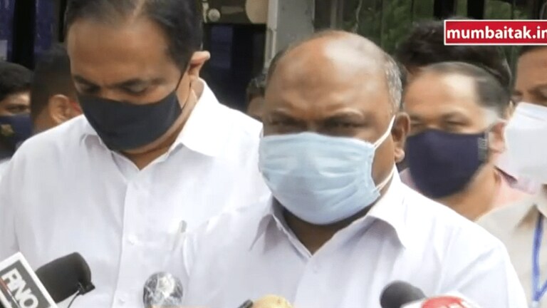 बाळासाहेब आणि माझ्या मुलींची शपथ घेऊन सांगतो वाझेने केलेले आरोप धादांत खोटे: अनिल परब Mumbai Tak
