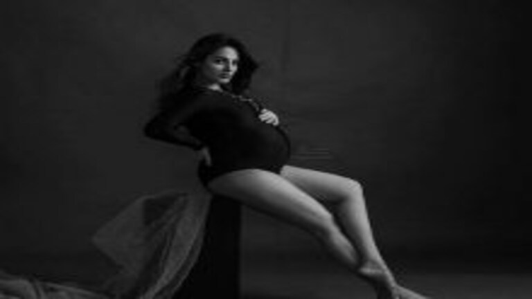 बेबी बम्पसोबत अभिनेत्री अनिता हसनंदानी नवं फोटोशूट Mumbai Tak