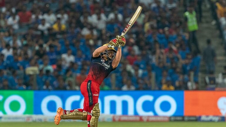 IPL 2022 : मुंबई इंडियन्सचा पुन्हा निराशाजनक खेळ, RCB ची ७ विकेट्सने बाजी Mumbai Tak