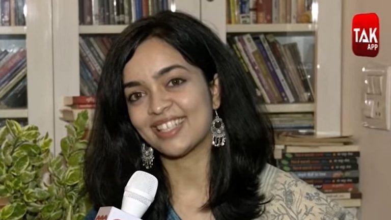 UPSC मुलाखतीत महाराष्ट्रातल्या वारली पेंटिंग साडीबाबतचा प्रश्न, अपालाने मिळवले जबरा मार्क्स! Mumbai Tak