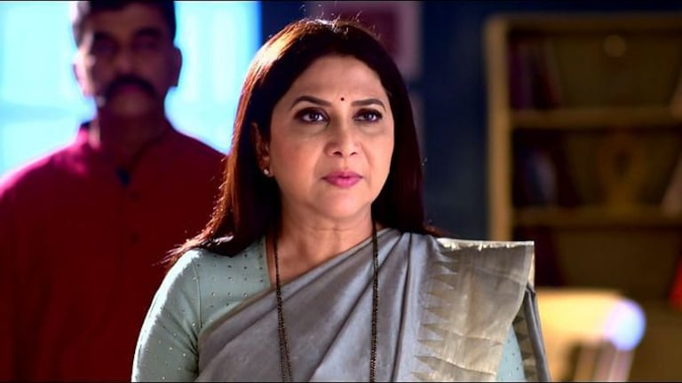 आजोबांच्या हट्टापायी आपल्या तत्त्वांना मुरड घालेल का आसावरी? Mumbai Tak