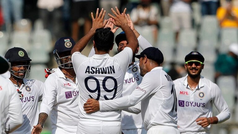 Ind vs NZ : सामन्यावर टीम इंडियाची मजबूत पकड, दुसऱ्या दिवसाअखेरीस 332 धावांची आघाडी MumbaiTak