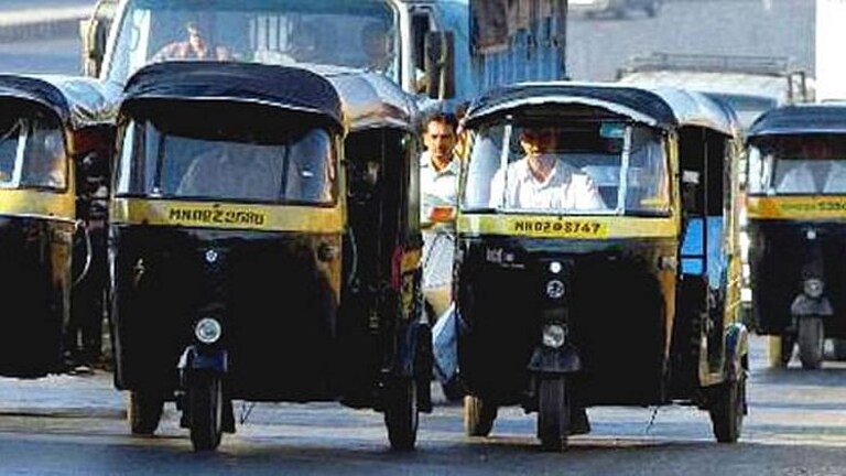 पुण्यातला रिक्षा प्रवास महागला, दीड किलोमीटरच्या प्रवासासाठी द्यावं लागेल ‘एवढं’ भाडं Mumbai Tak