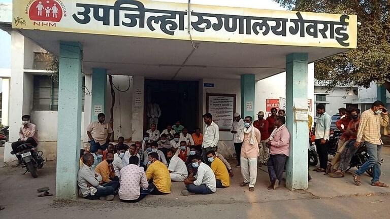 बीड: वाळू तस्करीचा नववा बळी; ट्रॅक्टरच्या धडकेत 42 वर्षीय व्यक्तीचा हकनाक बळी Mumbai Tak