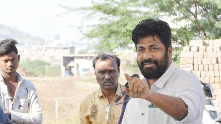 उद्धव ठाकरे ‘वर्षा’पेक्षा सेना भवनमध्ये जास्त शोभून दिसले, हे दुर्दैव- बच्चू कडू Mumbai Tak