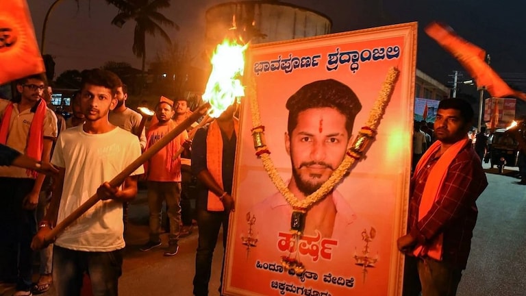 बजरंग दल कार्यकर्त्याच्या हत्येनंतर शिमोगा का उसळला हिंसाचार?, असं काय घडलं? Mumbai Tak