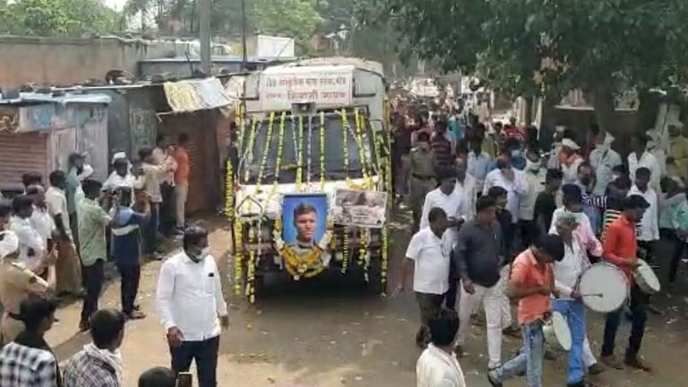 बीडमधल्या शेतकऱ्याच्या मुलाचा सातासमुद्रापार डंका! अमेरिकेत अभिमानास्पद कामगिरी Mumbai Tak