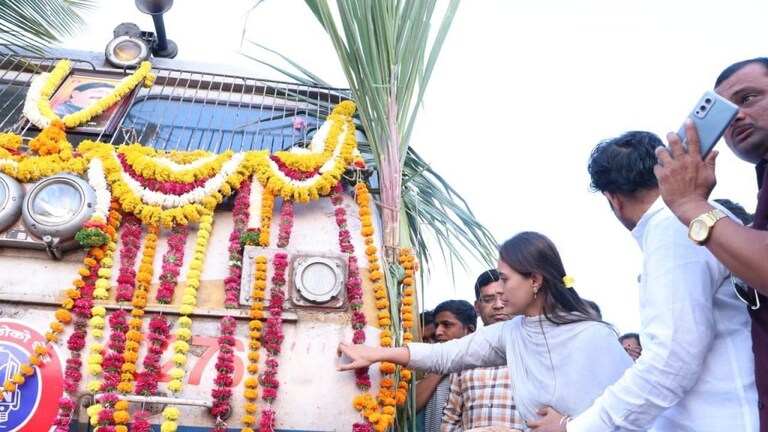 नगर-आष्टी दरम्यान हायस्पीड रेल्वेची चाचणी, बीडवासियांचं वर्षांपासूनचं स्वप्न होणार पूर्ण Mumbai Tak