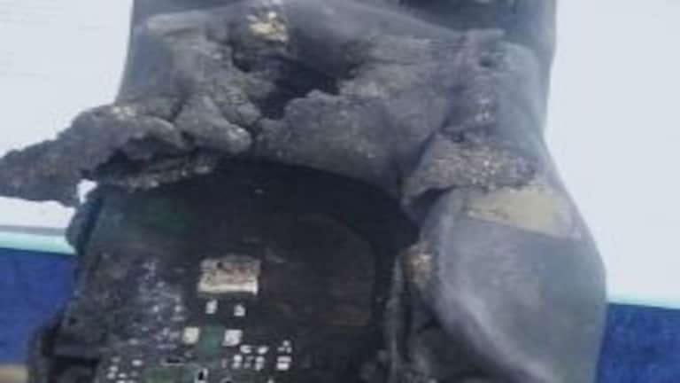 बापरे! गोंदियात ST मध्ये तिकिट व्हेडिंग मशीनचा स्फोट, महिला वाहकाच्या हाताला दुखापत Mumbai Tak