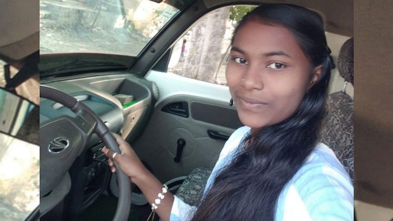 महिला दिन विशेष: एसटी संपामुळे घरावर आर्थिक ताण, वाहन चालवून घरचा डोलारा सांभाळतेय रुपाली Mumbai Tak