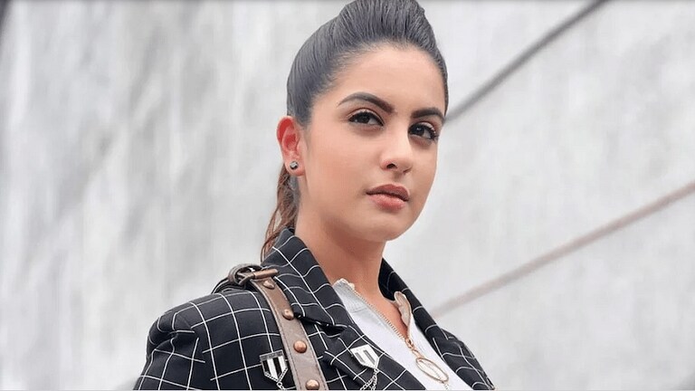 तुनिषाच्या आत्महत्येवर सुशांत सिंहच्या बहिणीचा मोठा दावा; म्हणाली, सुसाईड असूच शकत नाही Mumbai Tak