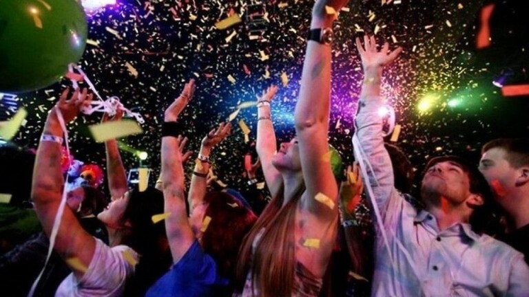 सोसायटीच्या टेरेसवर New Year सेलिब्रेशनची तयारी करताय? होऊ शकते कारवाई… Mumbai Tak