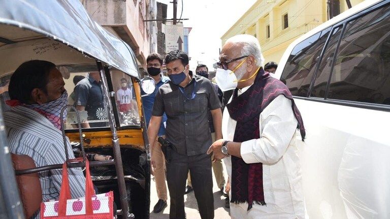 मंत्री छगन भुजबळांना कोरोनाची लागण, लग्नसोहळ्यात होते हजर Mumbai Tak