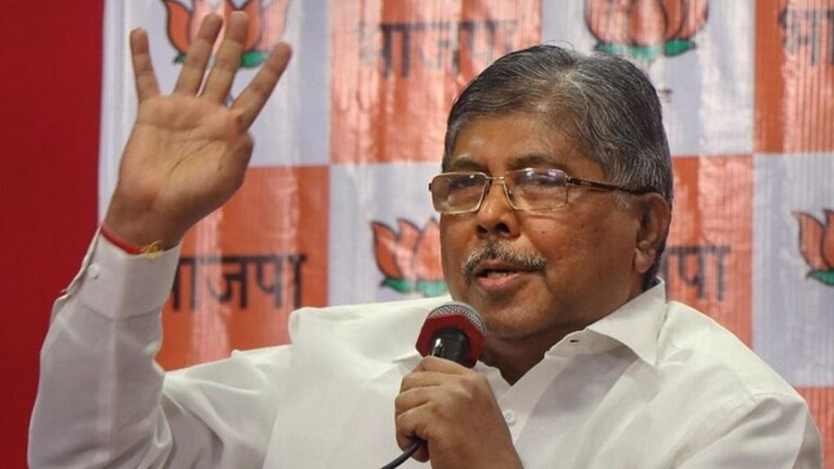 चंद्रकांत पाटलांच्याही तोंडाला तसा फेस आला होता; शिवसेनेचा ‘ईडी’वरून भाजपवर पलटवार Mumbai Tak