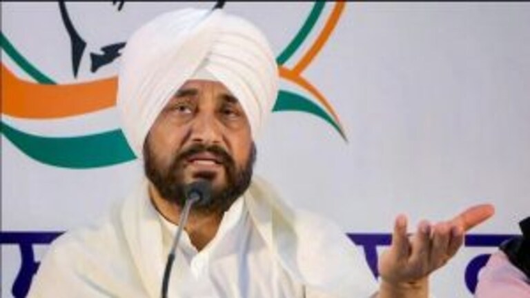 Punjab Election Counting: ‘आप’चा विद्यामान मुख्यमंत्रांना डबल शॉक; चन्नी आजच राजीनामा देणार? Mumbai Tak