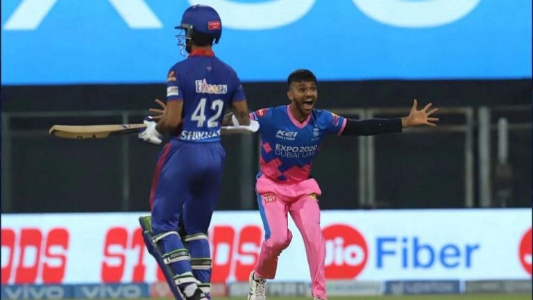 IPL 2021 : राजस्थान रॉयल्सच्या चेतन साकरियाच्या वडिलांचं कोरोनामुळे निधन Mumbai Tak