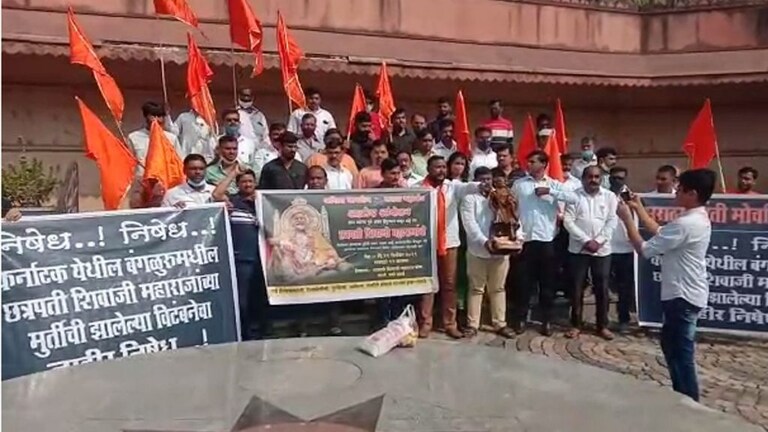 कर्नाटकातील घटनेचे नवी मुंबईत उमटले पडसाद : छत्रपती शिवाजी महाराजांच्या पुतळ्याला दुग्धाभिषेक Mumbai Tak