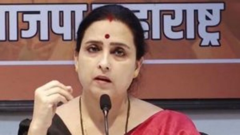 सर्वज्ञानींच्या झंजावाती दौऱ्यांचा परिणाम! निकालांवर चित्रा वाघ यांचा राऊतांना खोचक टोला Mumbai Tak
