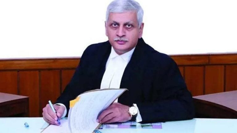 जस्टिस यूयू लळित होणार नवे चीफ जस्टिस? CJI रमणा यांनी केली नावाची शिफारस Mumbai Tak