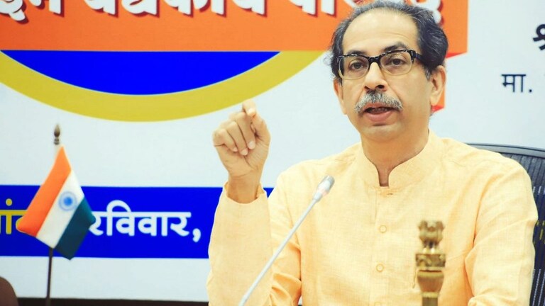 Omicron Variant : नव्या व्हेरिएंटमुळे महाराष्ट्रही सतर्क! मुख्यमंत्र्यांनी बोलावली महत्त्वाची बैठक Mumbai Tak