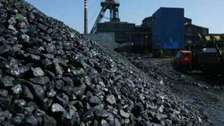 नोव्हेंबरपर्यंत अशीच स्थिती राहणार; कोळसा टंचाई’वरून ऊर्जामंत्र्यांचं केंद्राकडे बोट Mumbai Tak