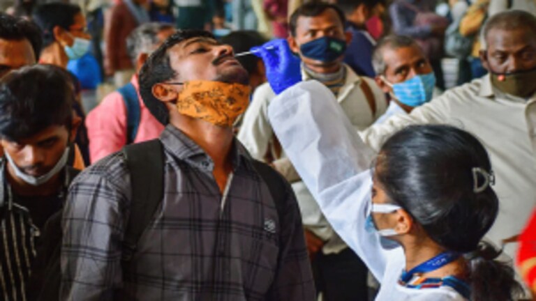 भारतात कोरोनाचं संकट कायम; 24 हजार रुग्ण सक्रिय, महाराष्ट्रात नवीन व्हेरिएंटच्या शिरकावामुळे चिंता Mumbai Tak