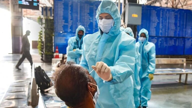 पुण्यात भीषण परिस्थिती, पाहा गेल्या 24 तासात किती नवे कोरोना रुग्ण सापडले Mumbai Tak