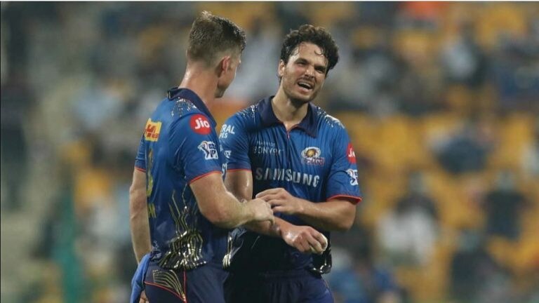 IPL 2021 : सामना जिंकूनही गतविजेते मुंबई इंडियन्स प्ले-ऑफमधून बाहेर Mumbai Tak