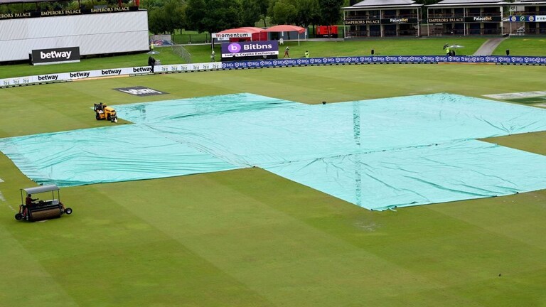 SA vs IND : दुसऱ्या दिवसाचा खेळ पावसामुळे वाया Mumbai Tak